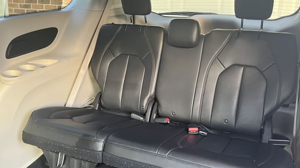 Chrysler Pacifica Touring with Air conditioning