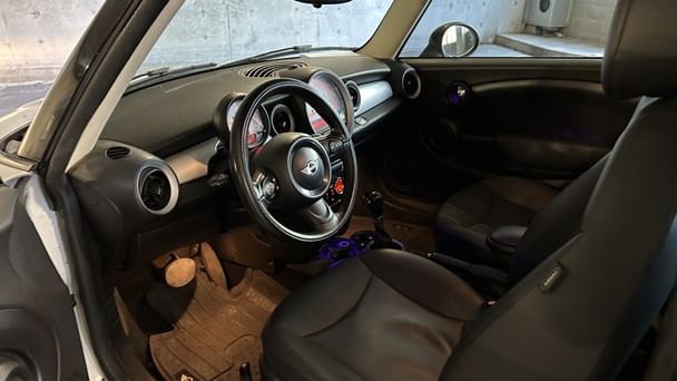 Mini Clubman Cooper with Bluetooth audio