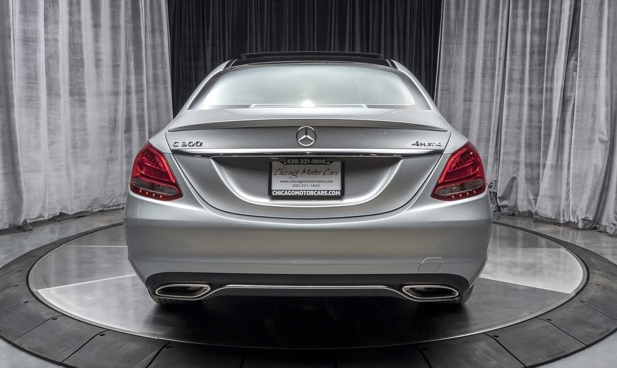 Mercedes-Benz C-Class with Cruise control