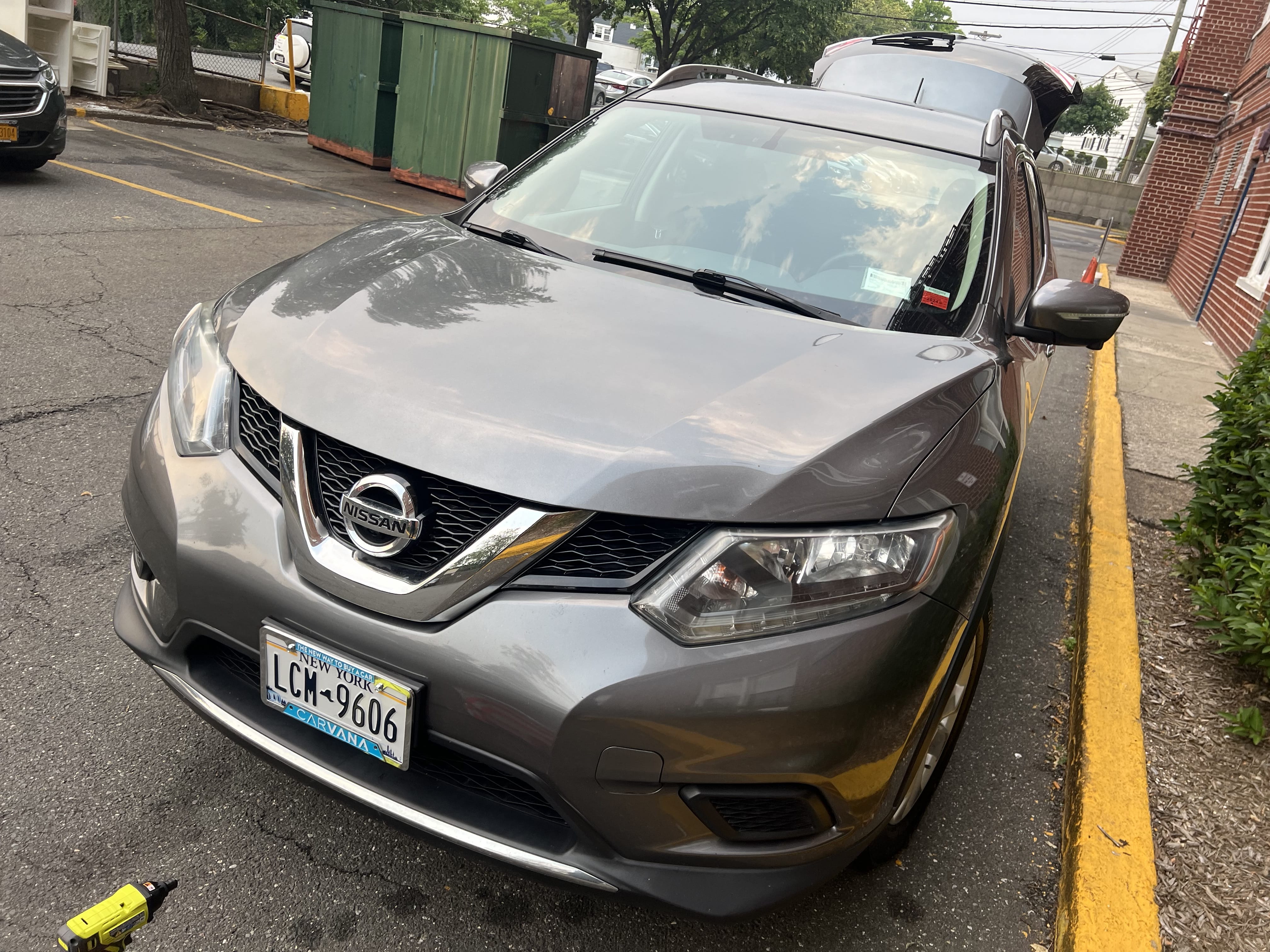 Nissan Rogue SV with Audio / iPod input