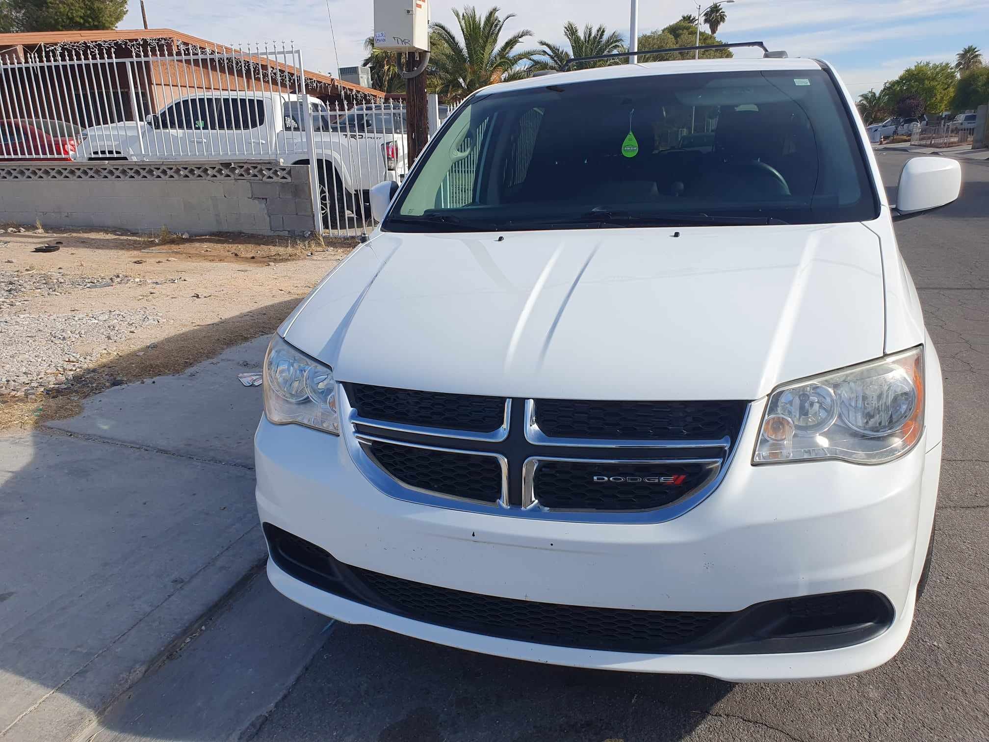 Dodge Grand Caravan SXT with Air conditioning