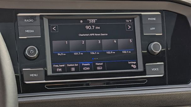 Volkswagen Jetta SE with Bluetooth audio