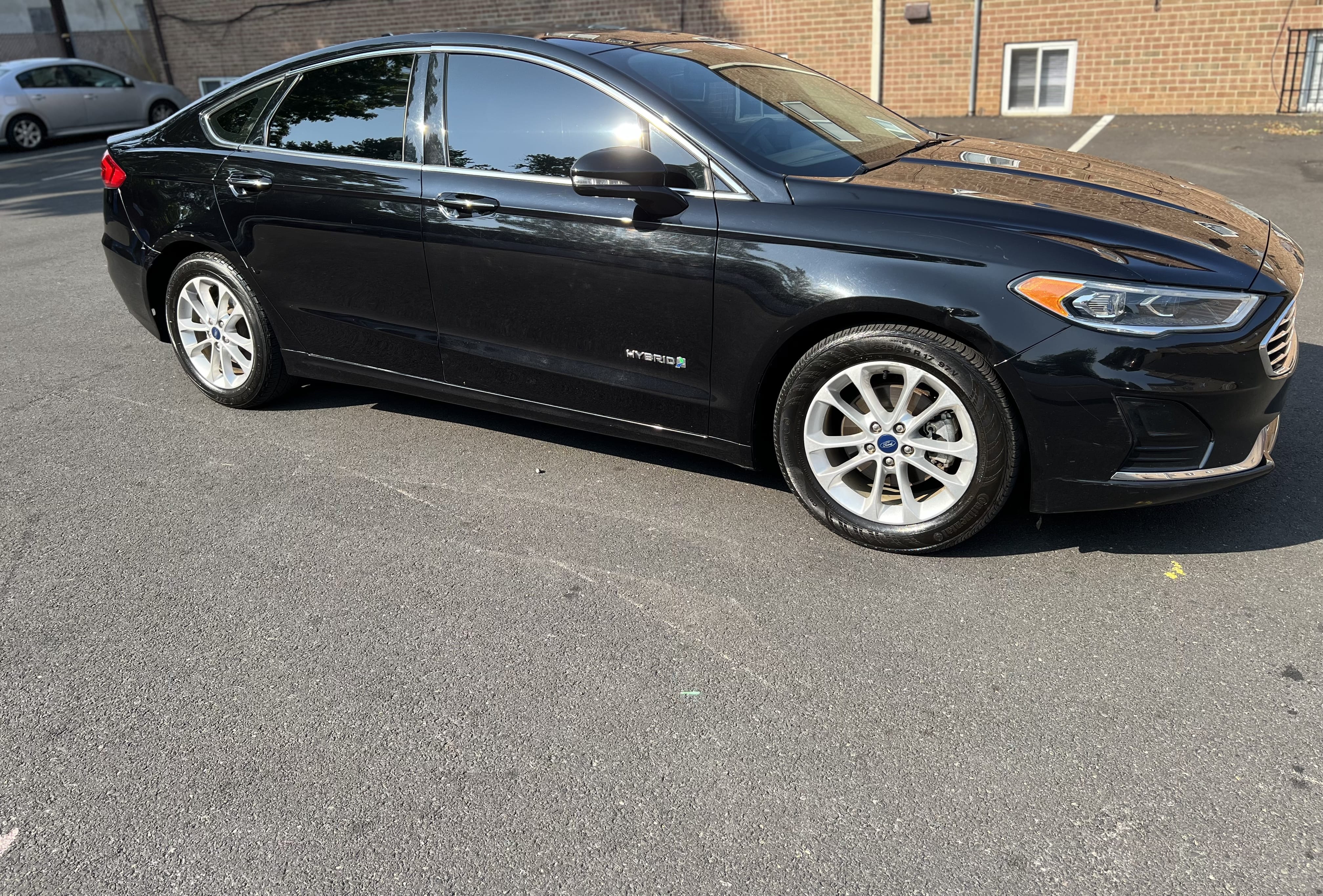 Ford Fusion Hybrid SEL with Air conditioning