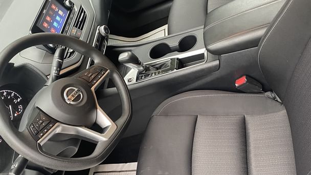 Nissan Altima 2.5 S with Audio / iPod input