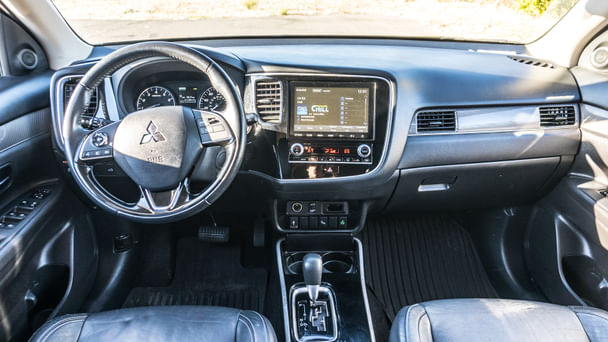 Mitsubishi Outlander with Bluetooth audio