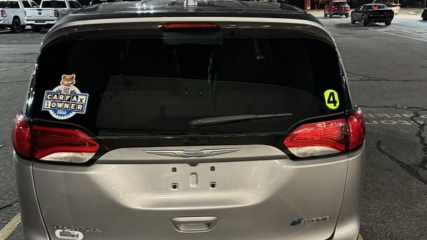Chrysler Pacifica with Air conditioning