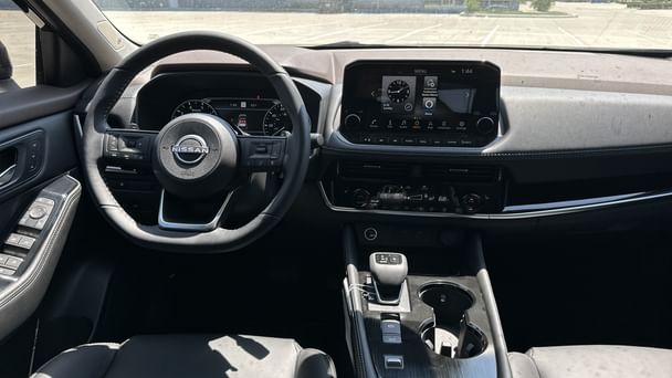 Nissan Rogue SL with Bluetooth audio