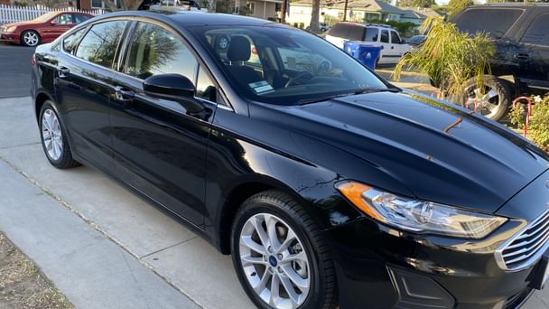 Ford Fusion Hybrid SE with Cruise control