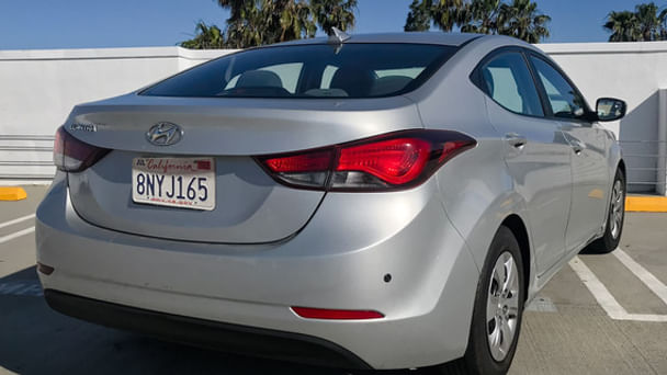 Hyundai Elantra with Cruise control