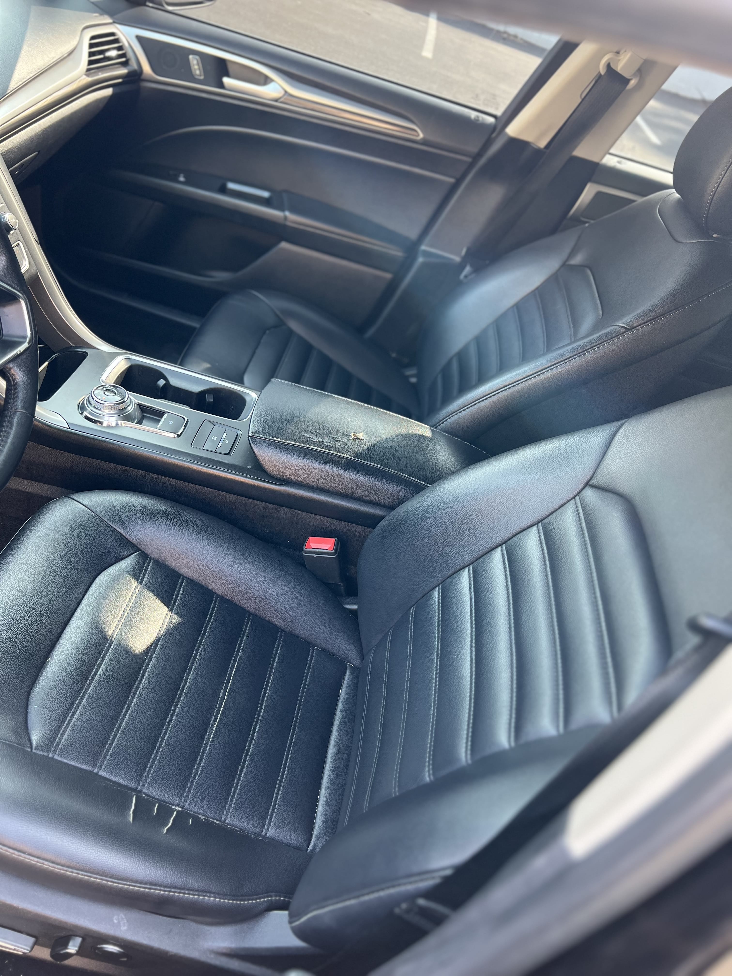 Ford Fusion Hybrid SEL with Bluetooth audio