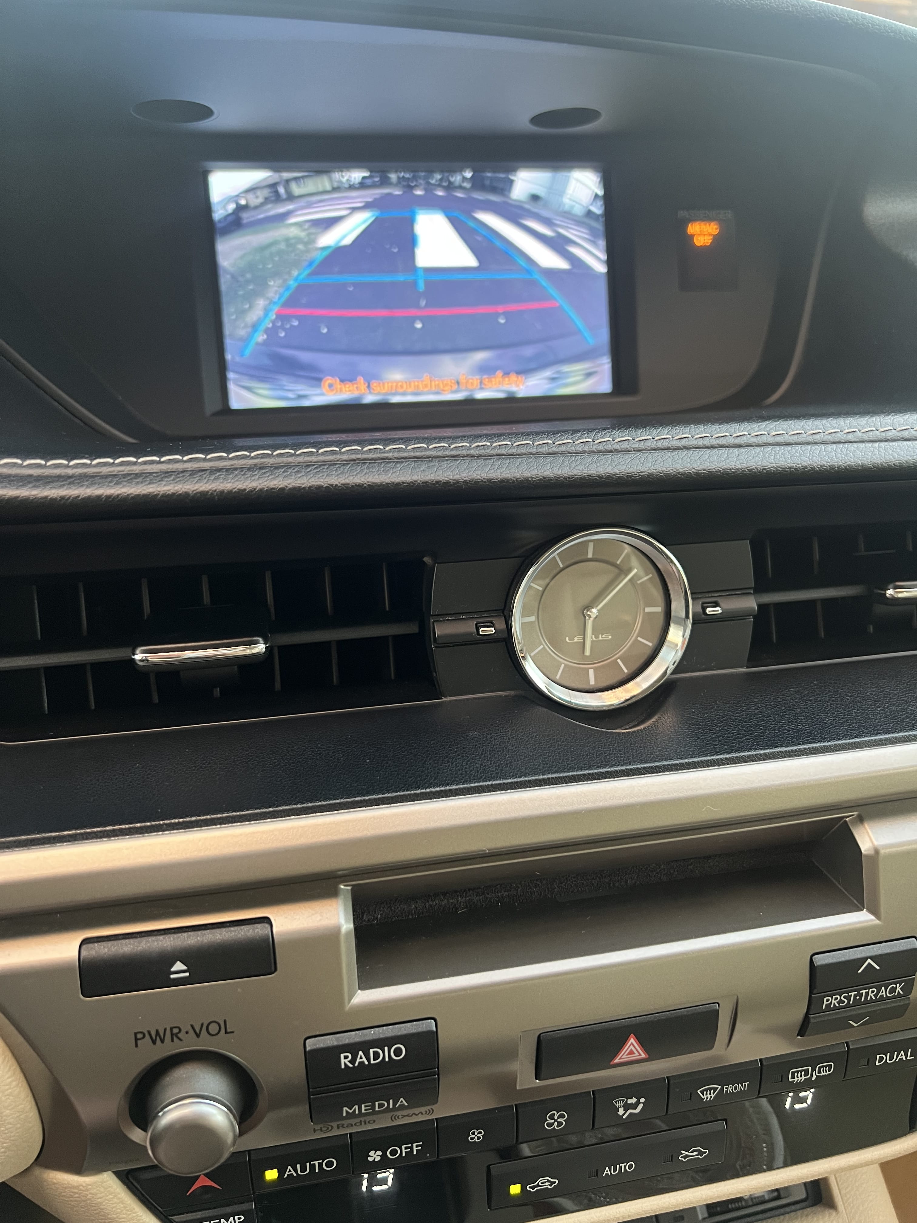 Lexus ES 350 with Bluetooth audio