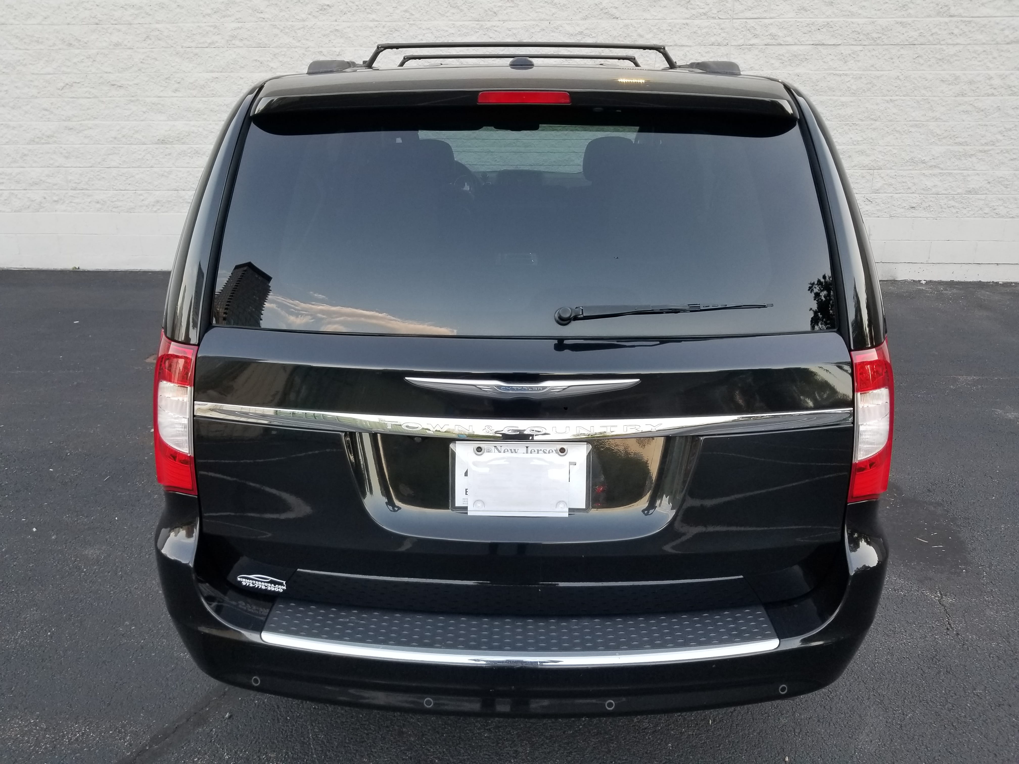 Chrysler Town & Country Touring-L with Cruise control