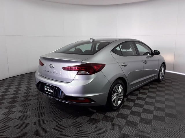 Hyundai Elantra SEL with Air conditioning