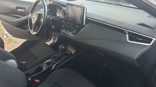 Toyota Corolla SE with Bluetooth audio