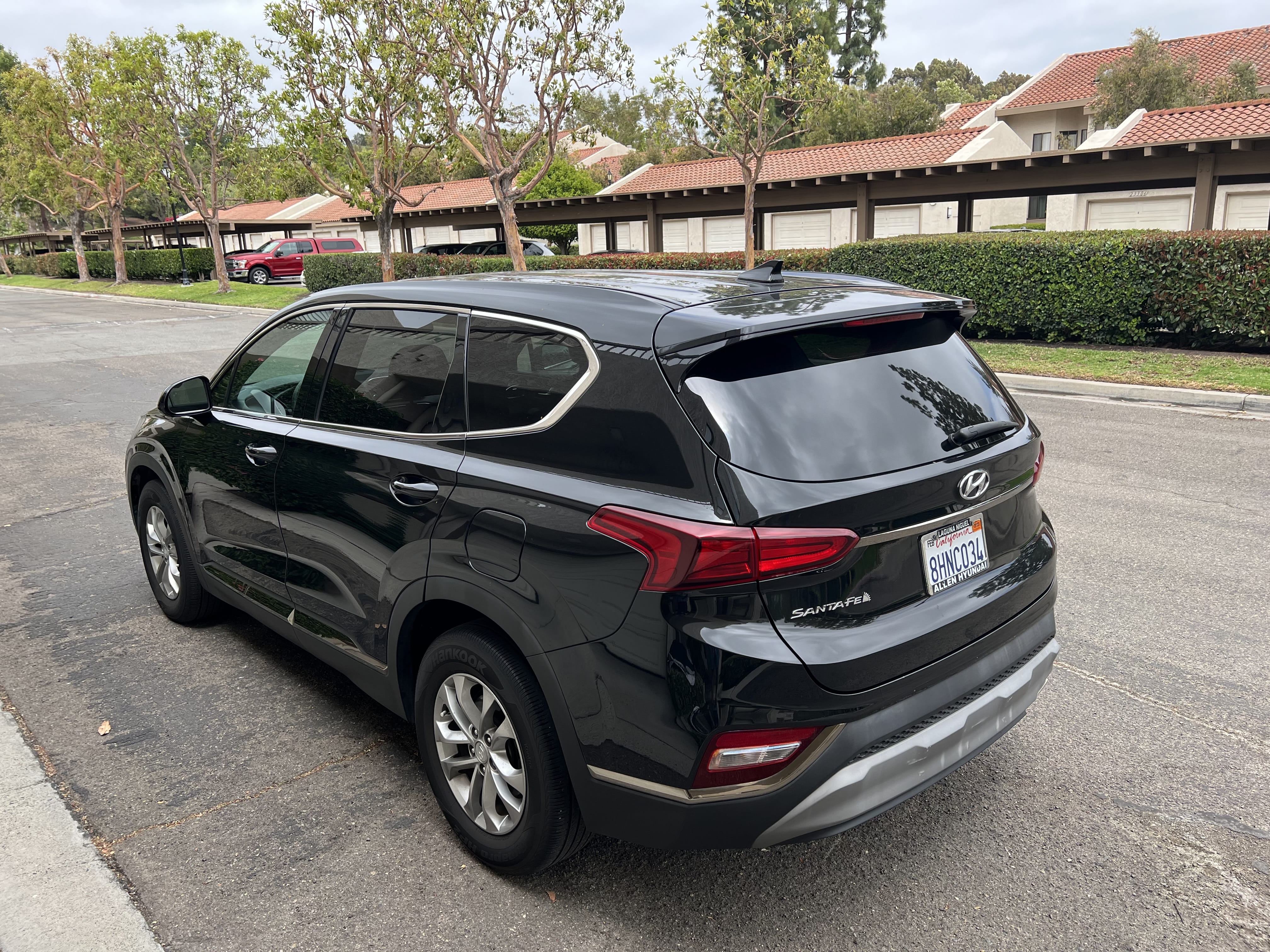 Hyundai Santa Fe SEL with Bluetooth audio