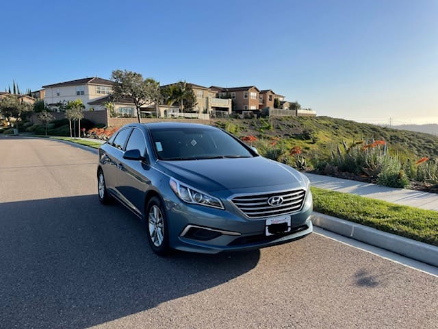 Hyundai Sonata with Cruise control