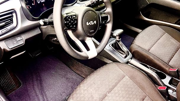 Kia Rio LX with GPS