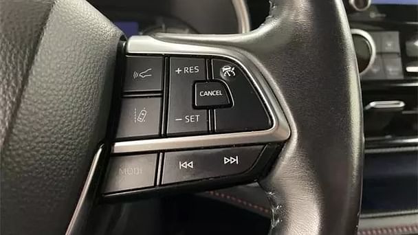 Toyota Highlander with Bluetooth audio