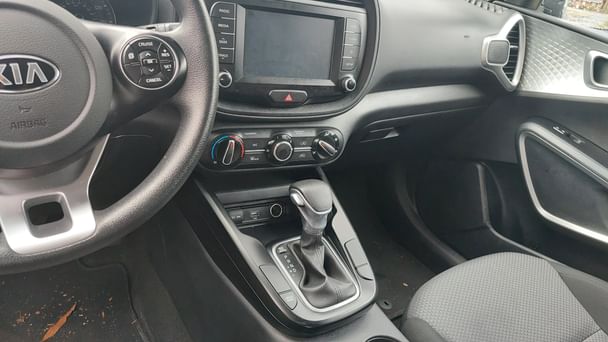 Kia Soul LX with Audio / iPod input