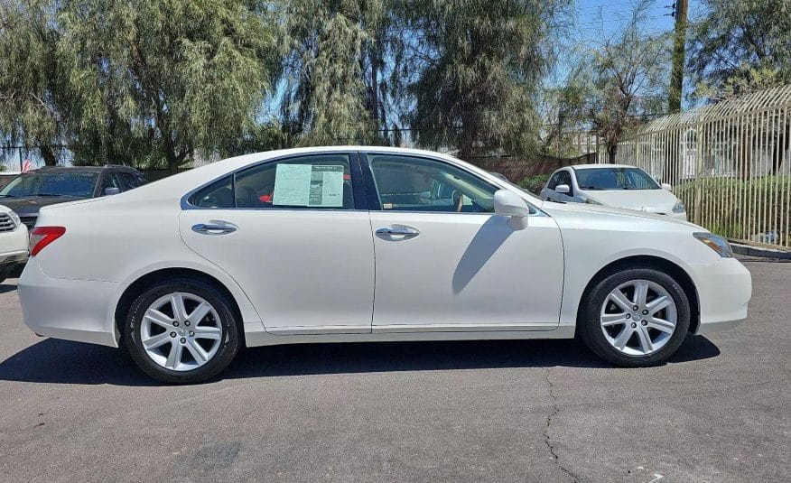 Lexus ES 350 with Cruise control
