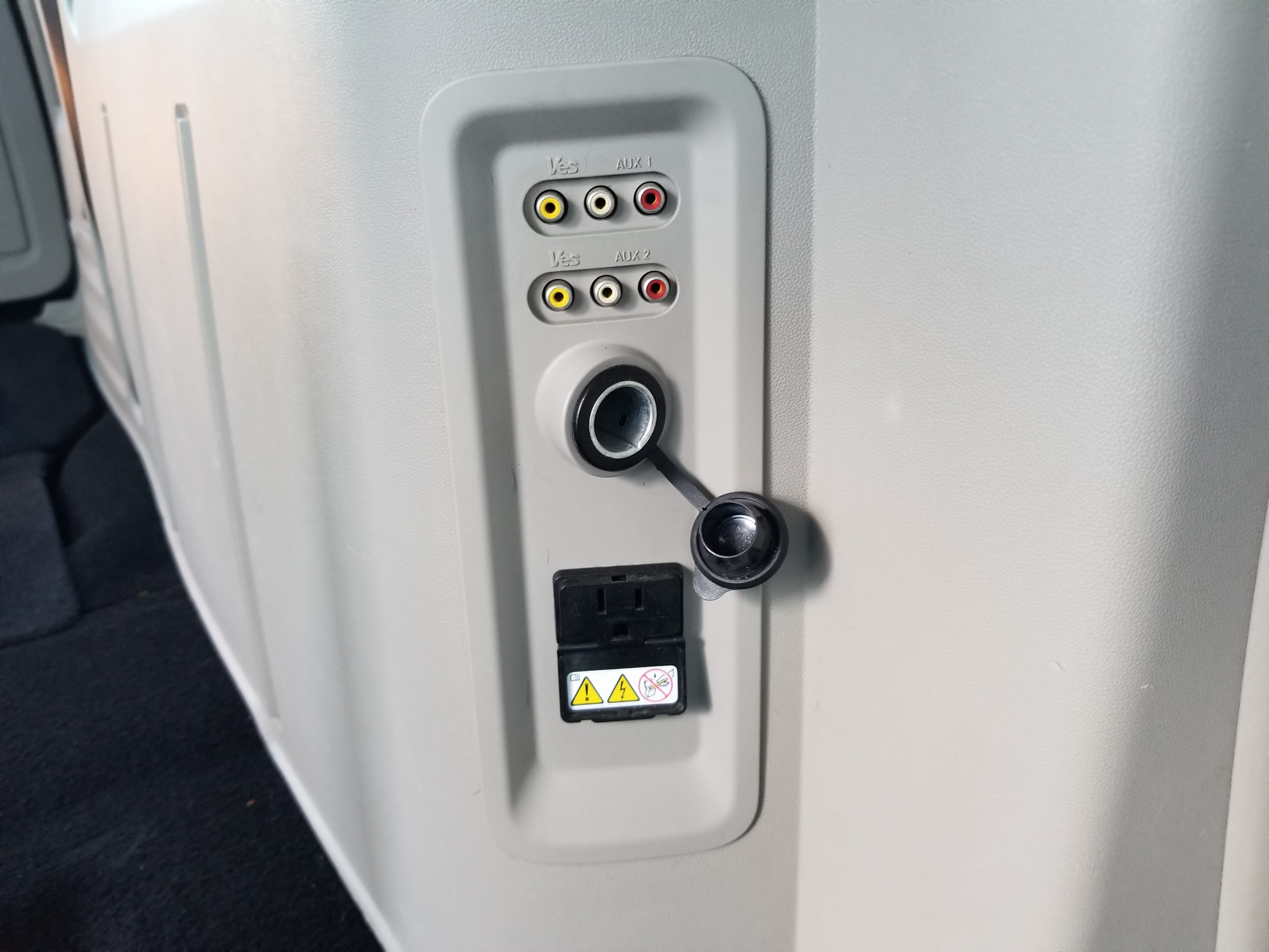 Chrysler Town & Country Touring-L with Ski racks