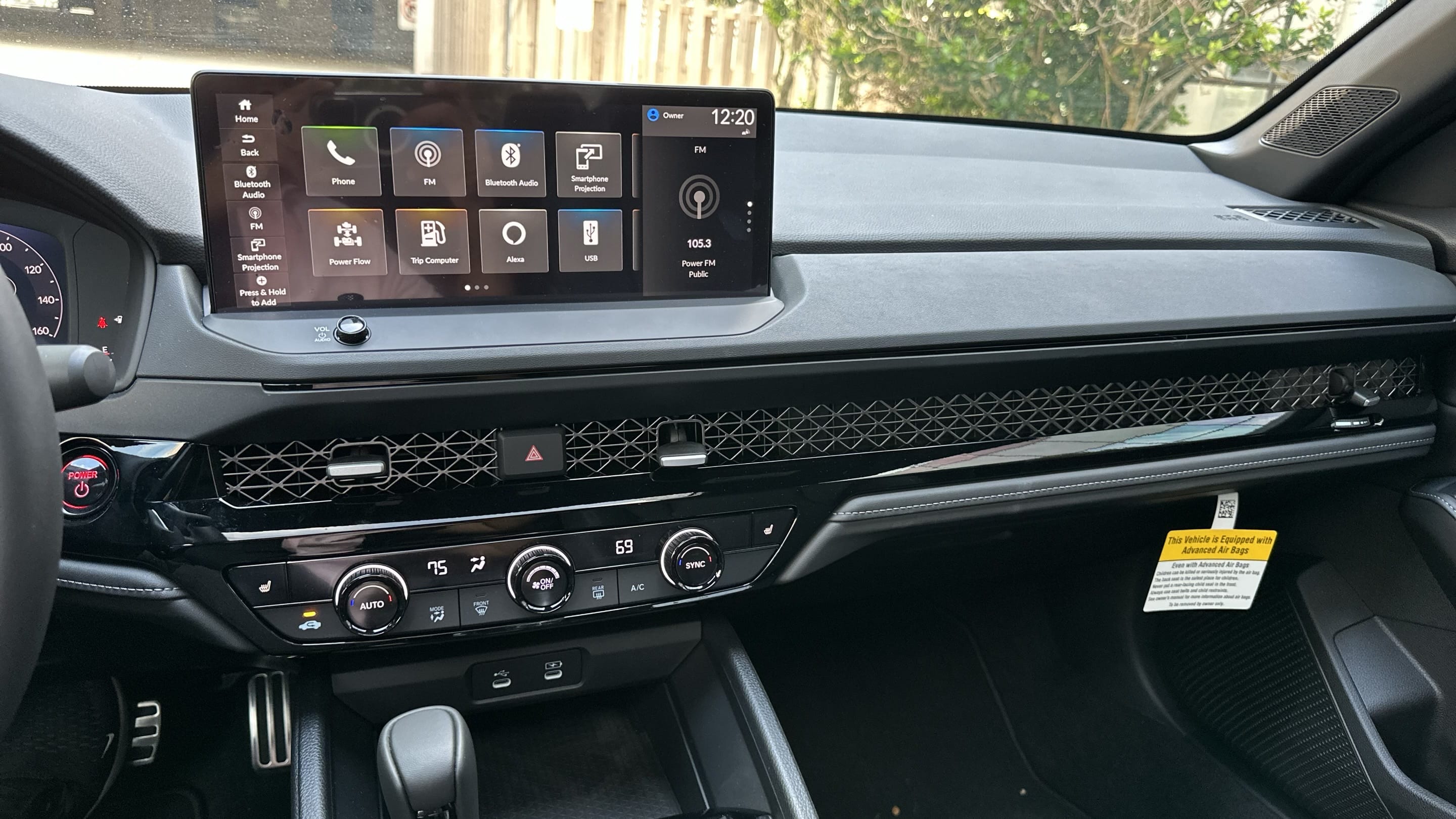 Honda Accord Hybrid Sport with Audio / iPod input