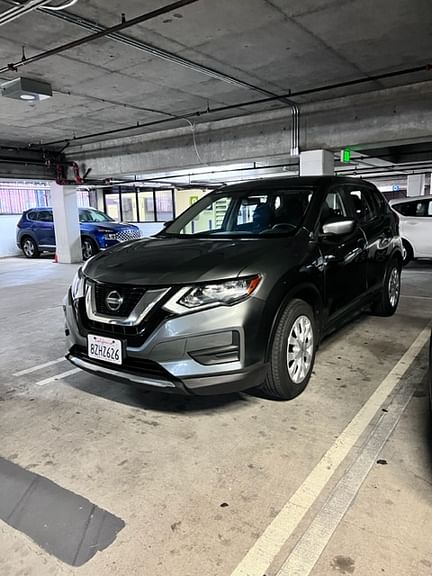 Nissan Rogue car