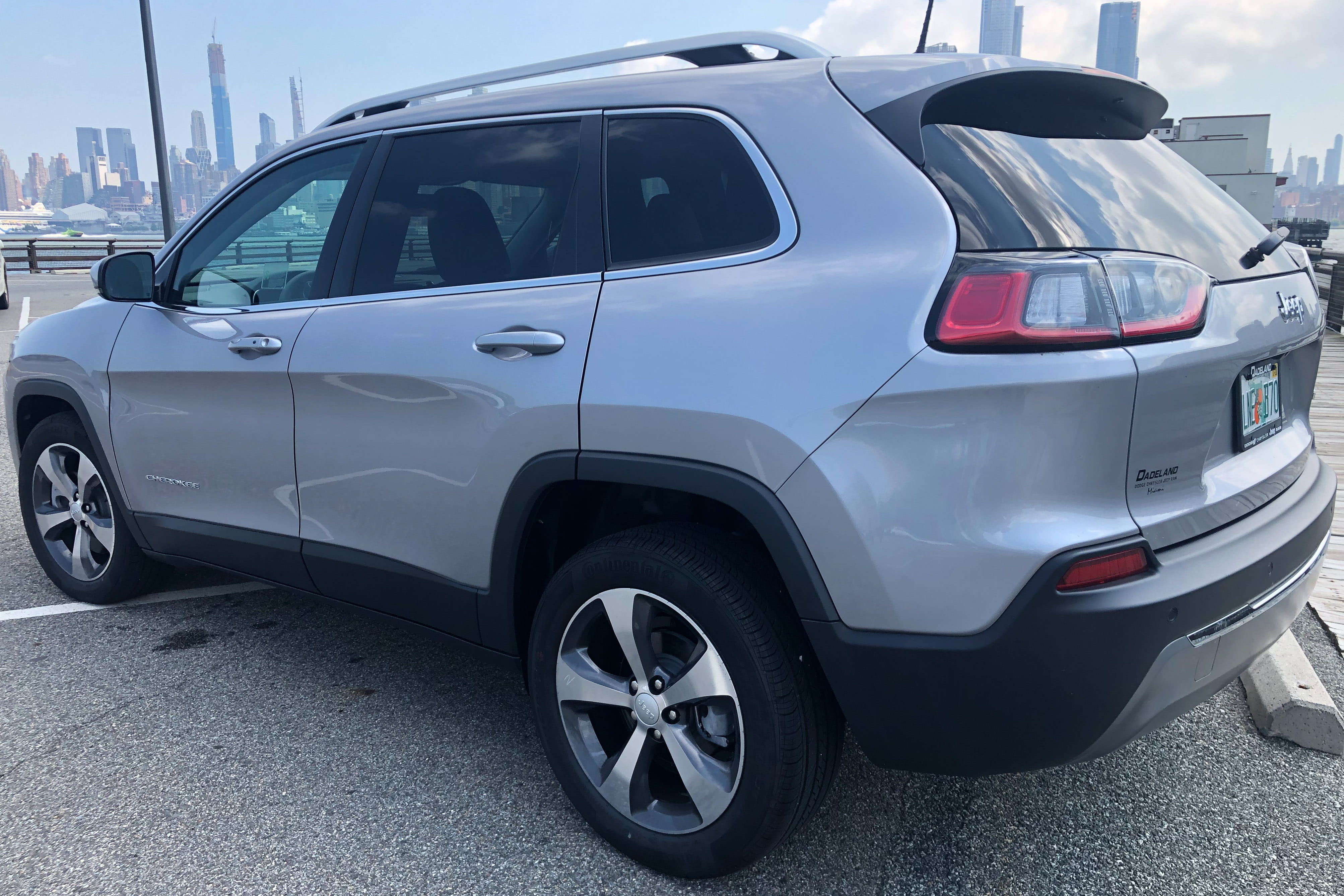 Jeep Cherokee Limited with Bluetooth audio