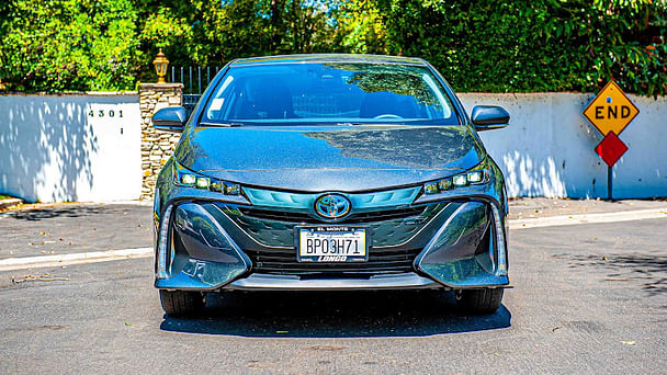 Toyota Prius Prime LE with Cruise control