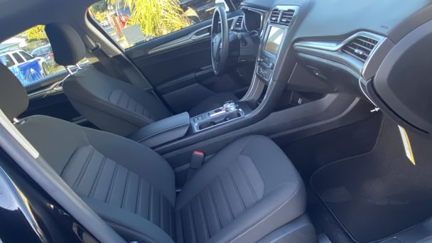 Ford Fusion Hybrid SE