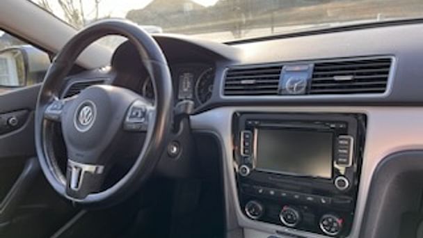 Volkswagen Passat with Audio / iPod input
