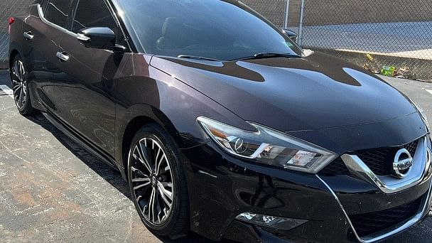 Nissan Maxima with Apple CarPlay