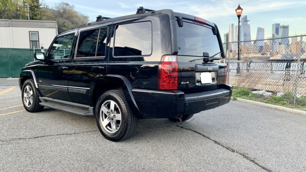 Jeep Commander with Air conditioning