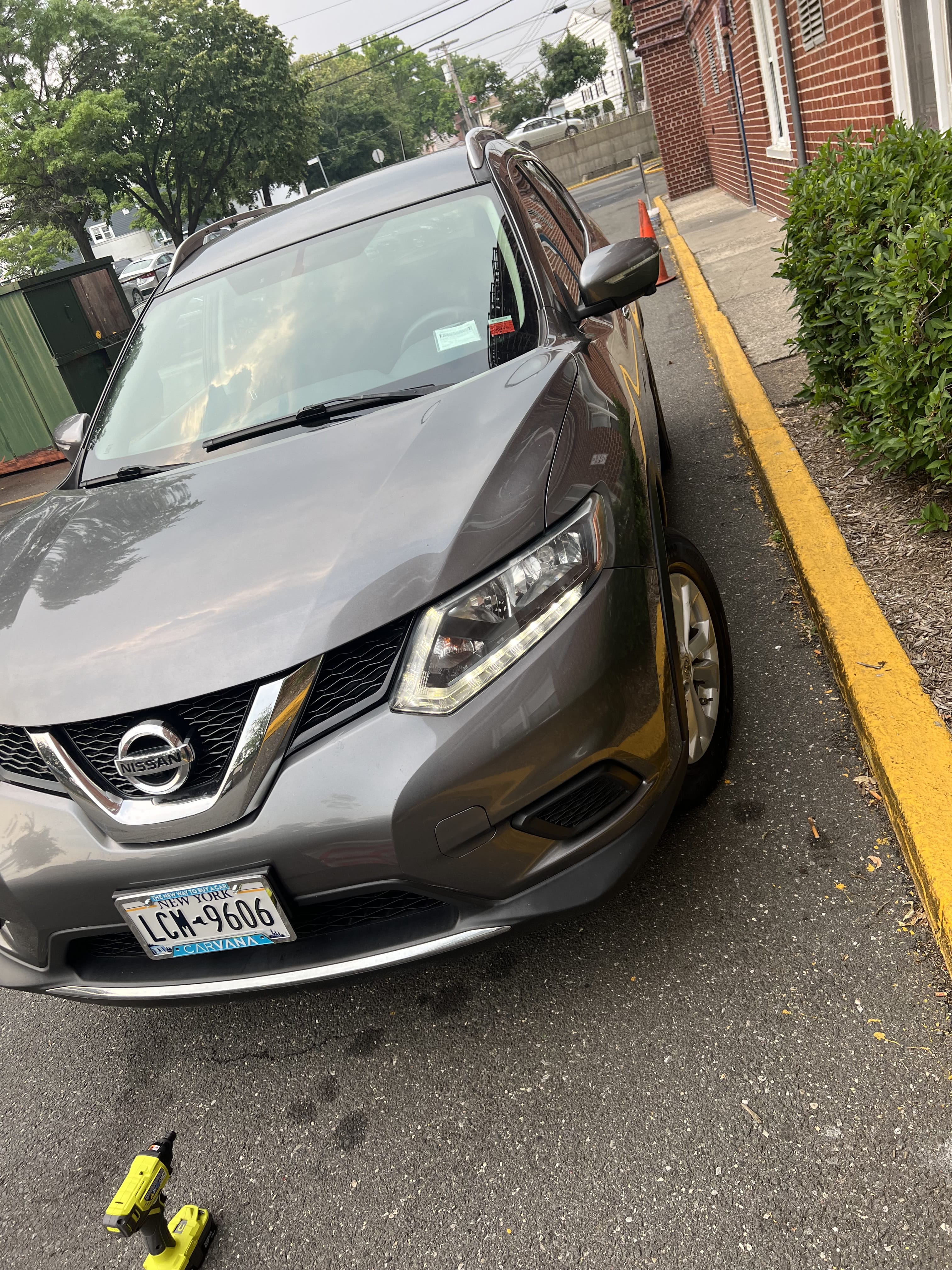 Nissan Rogue SV with Air conditioning