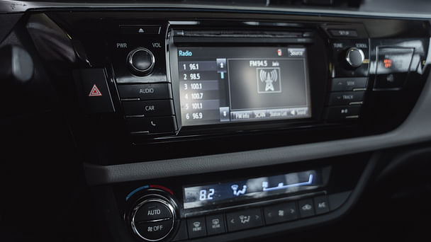 Toyota Corolla LE with Audio / iPod input