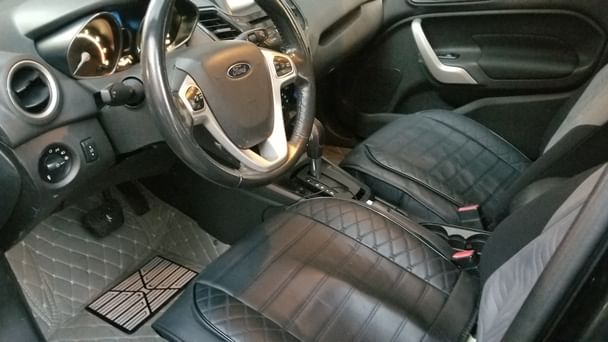 Ford Fiesta SE with Air conditioning
