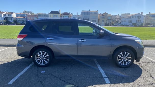 Nissan Pathfinder SV with Bluetooth audio