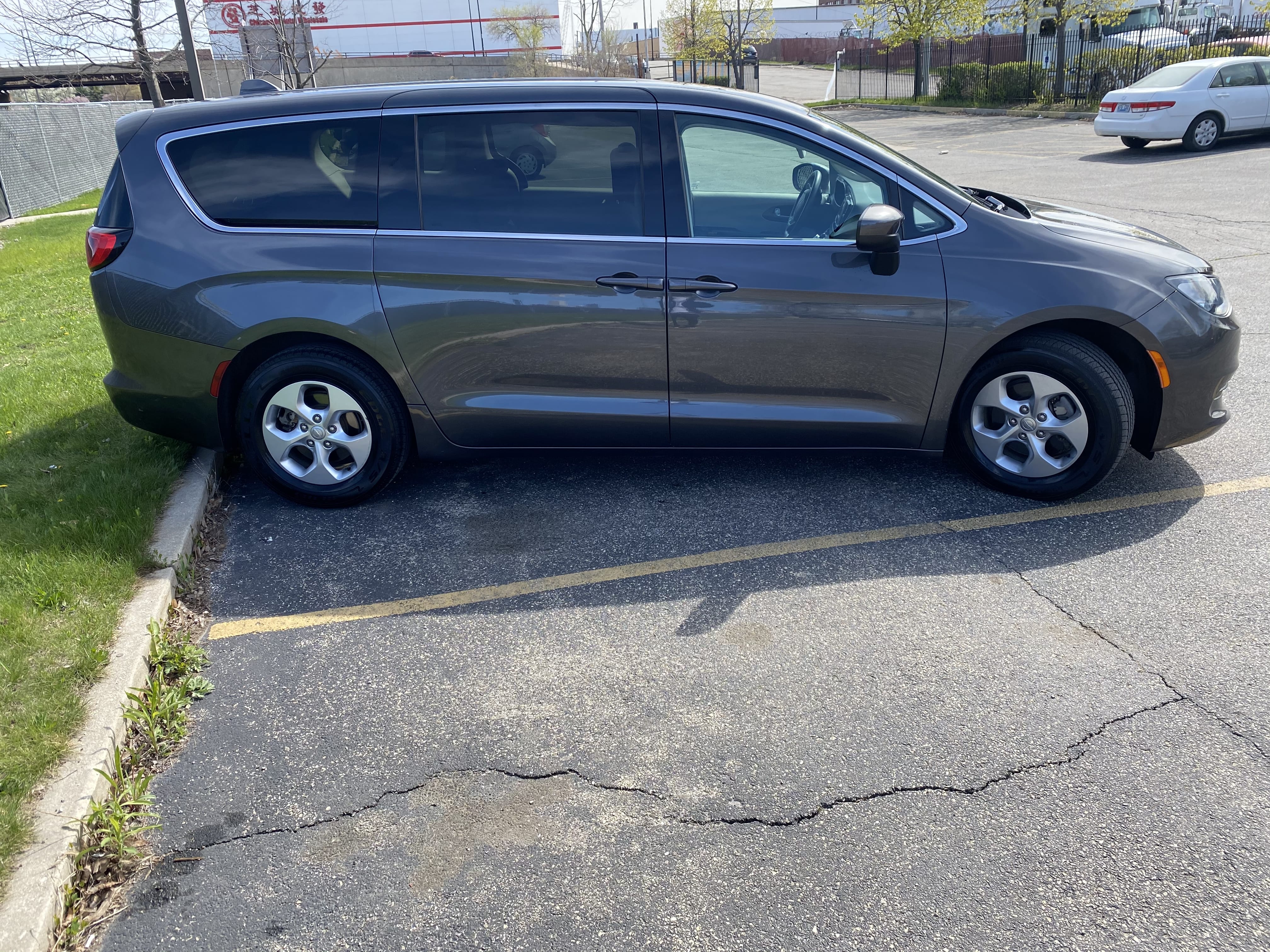 Chrysler Pacifica Touring with Air conditioning