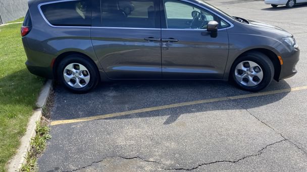 Chrysler Pacifica Touring with Air conditioning