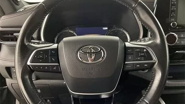 Toyota Highlander with GPS