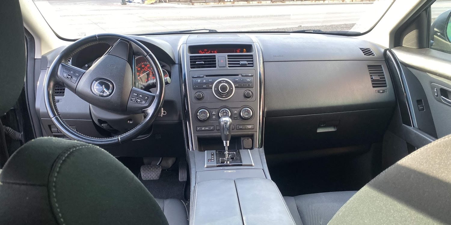 Mazda CX-9 with Apple CarPlay