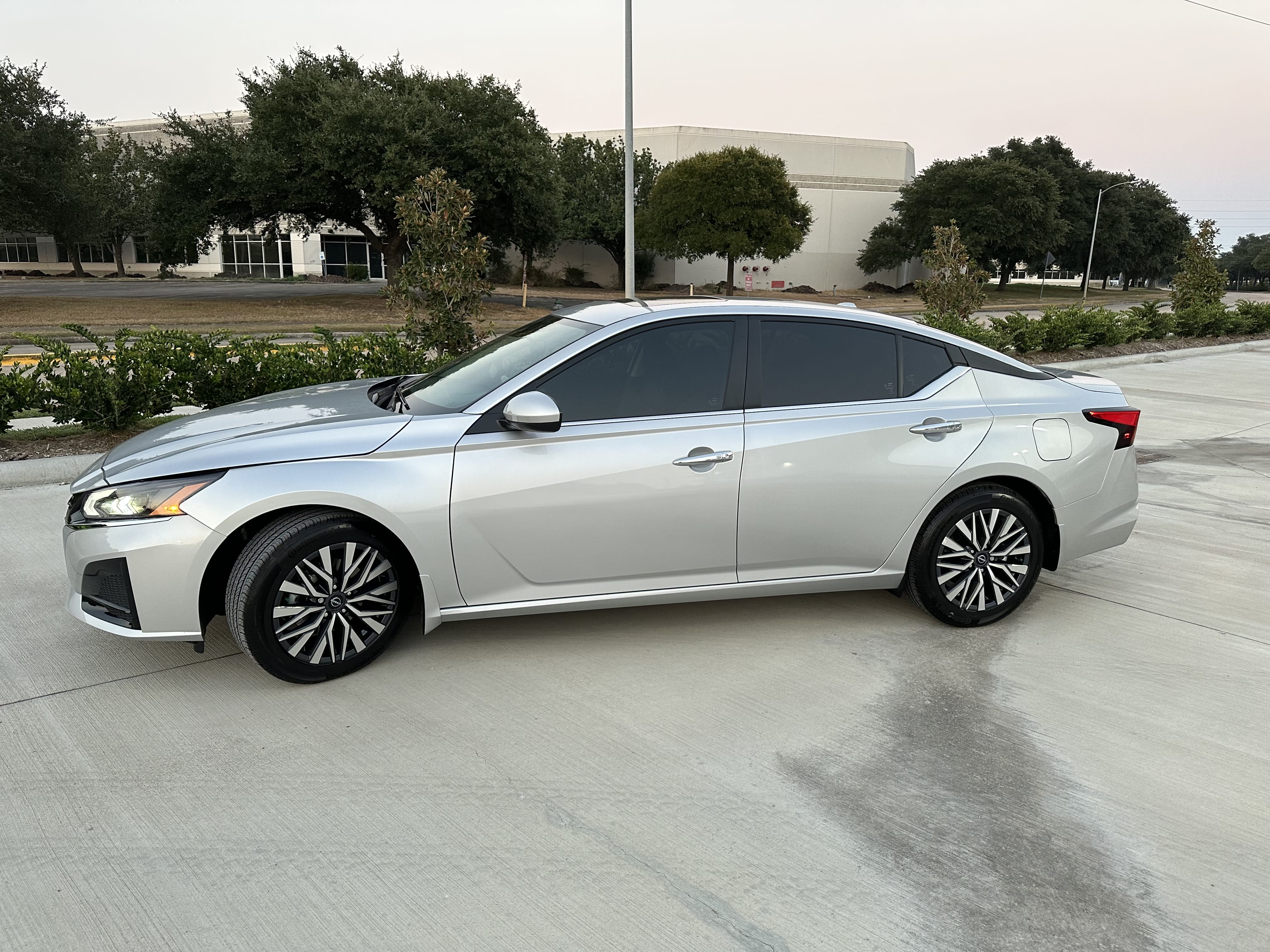 Nissan Altima 2.5 SR with Android Auto