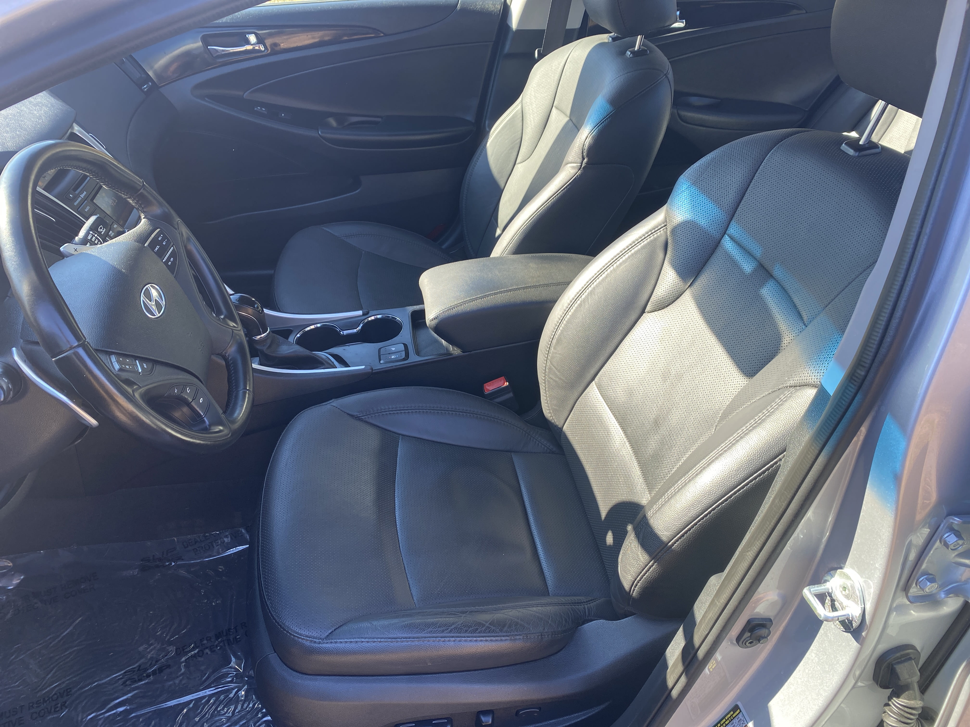 Hyundai Sonata 2.0t with Audio / iPod input