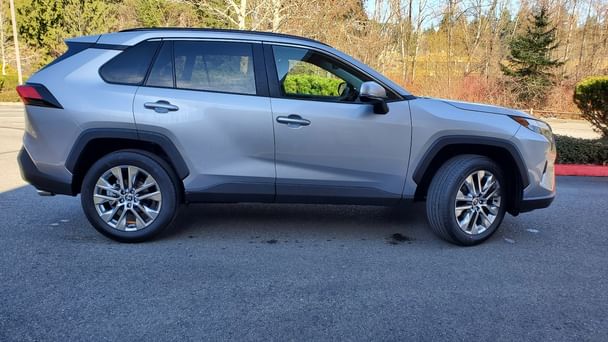 Toyota RAV4 XLE with Cruise control