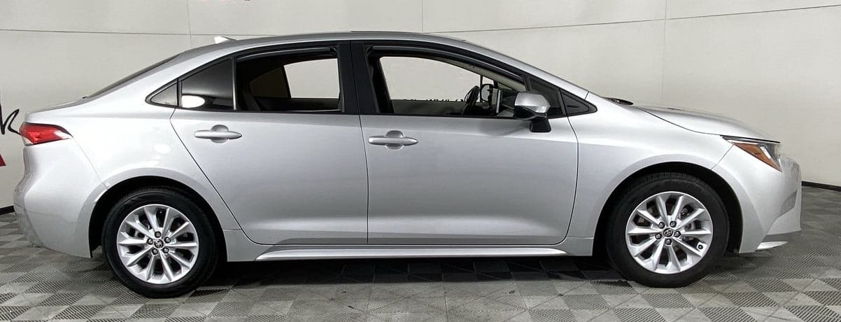 Toyota Corolla LE with Cruise control