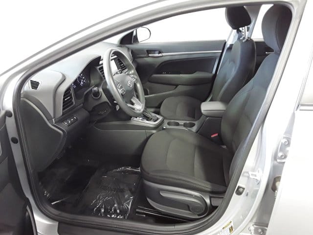 Hyundai Elantra SEL with Apple CarPlay