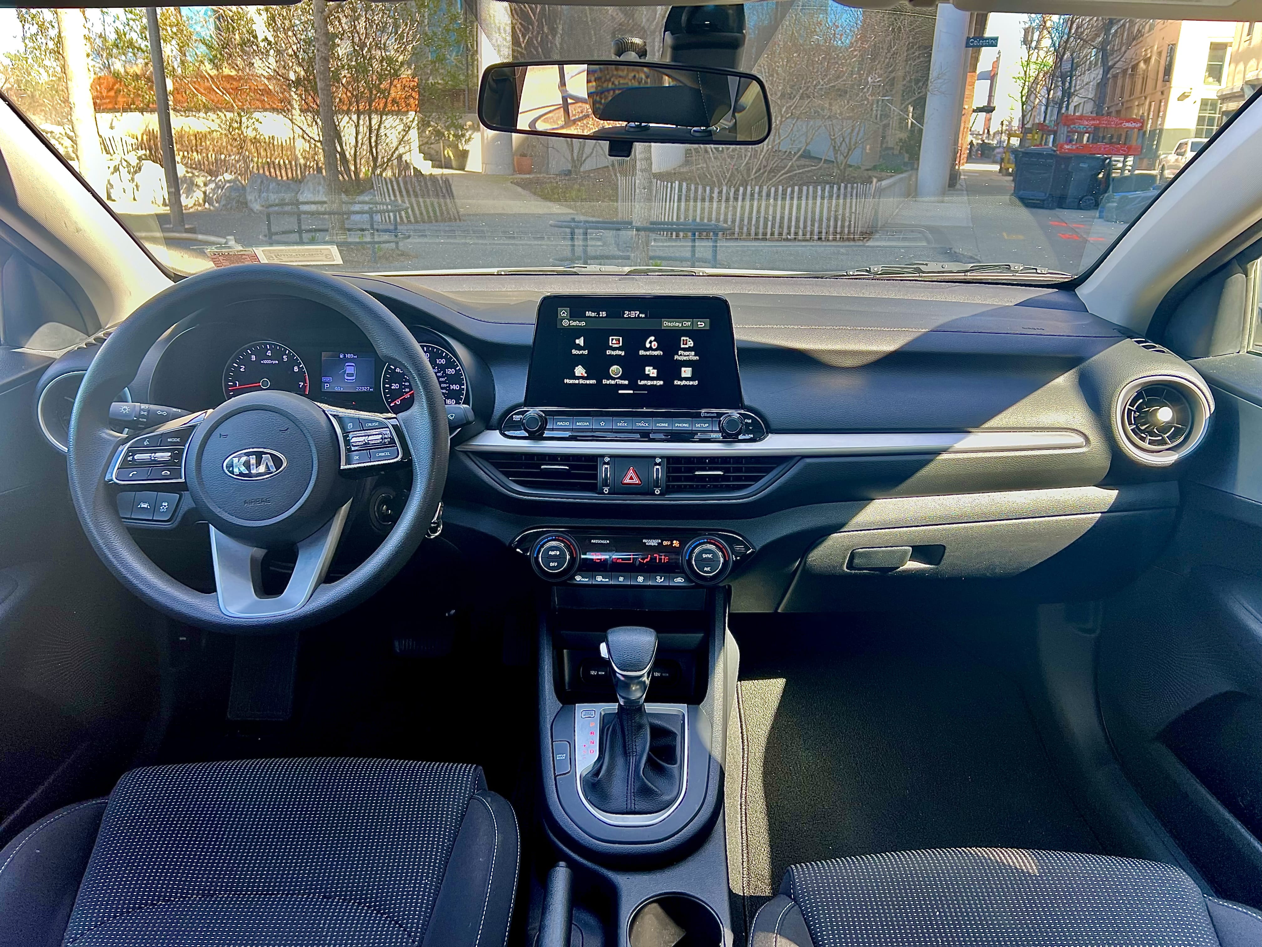 Kia Forte FE with Apple CarPlay