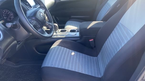 Nissan Pathfinder SV