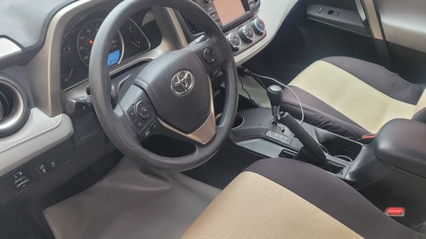 Toyota RAV4 LE
